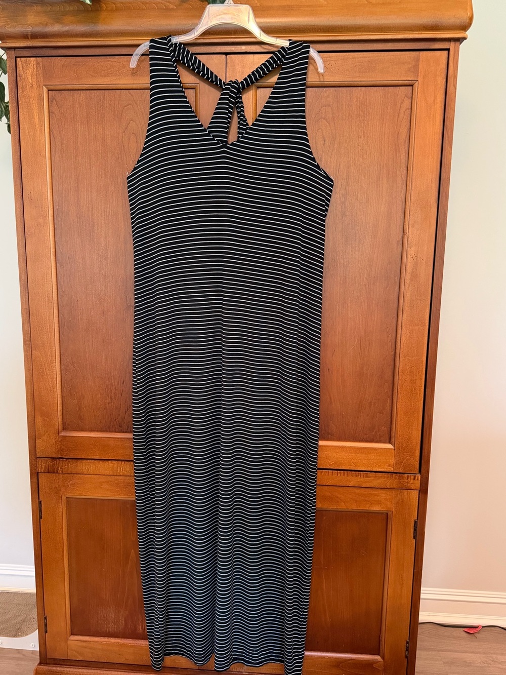 Athleta Black and White Striped Getaway Sleeveless Maxi Dress with Twist Back XL